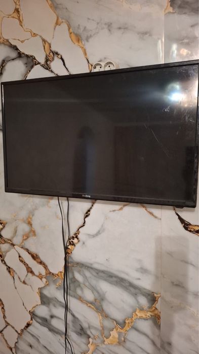 Телевизор марки Elenberg