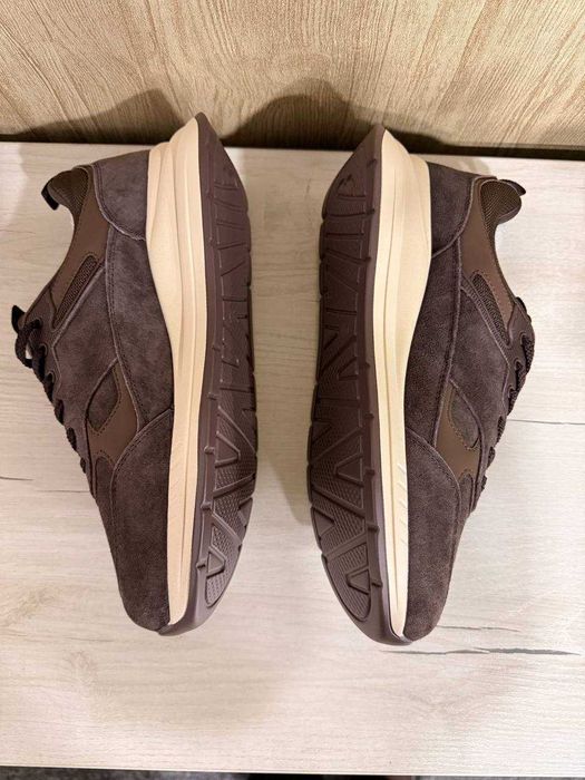 Кроссовки классные, Новые