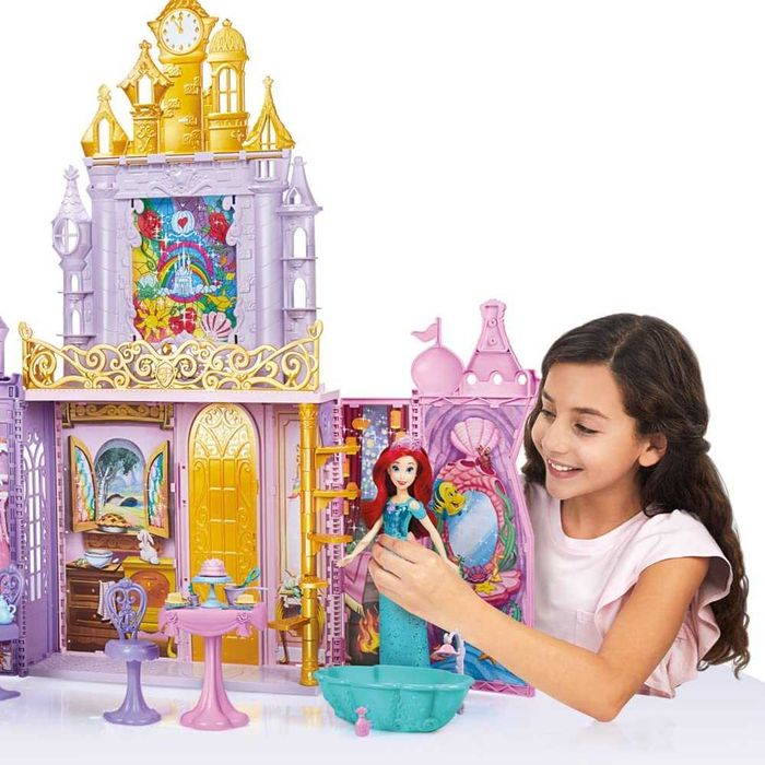 Дисни Принцеси Преносим Замък Къща за Кукли с Мебели Аксесоари Disney