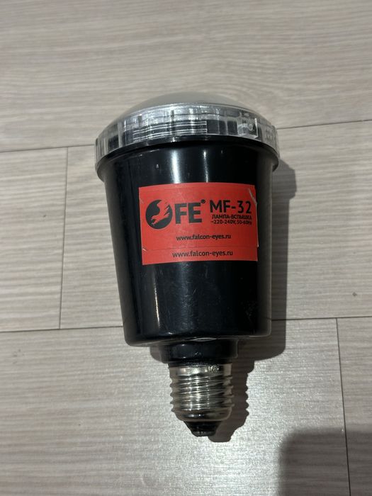 Falcon Eyes MF-32 лампа-вспышка E27