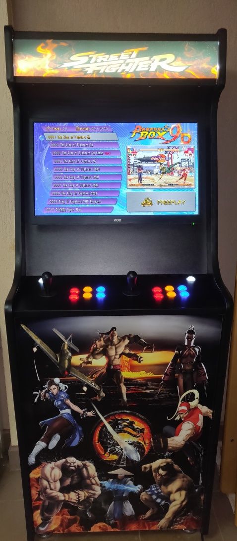 Vând Aparat Arcade joc divertisment Street Fighter