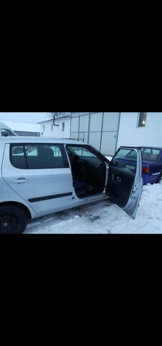 Portiera dreapta față spate Skoda fabia 2