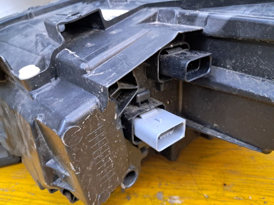 Фар  пежо 308  2021 г Peugeot 308