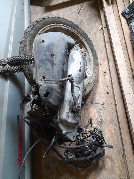 Motor scuter honda sh 50 2 timpi