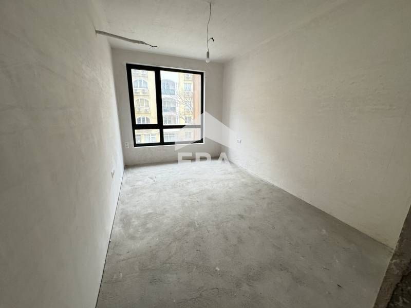 Продава се Четиристаен апартамент в к.к. Св.Св. Константин и Елена - 135 кв.м за 1963 €/кв.м - Снимка #2