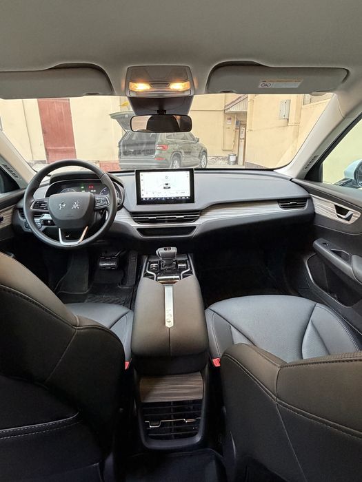 Honqi eqm 5 500 km full kraska toza