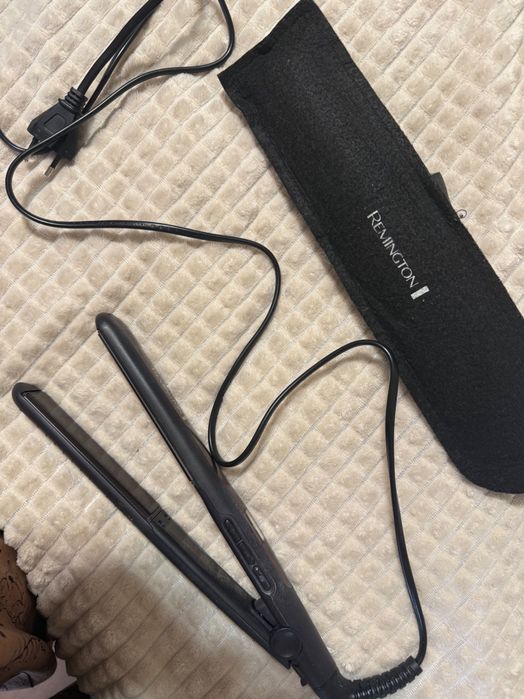 Преса за коса на ремнингтон с лек дефект
