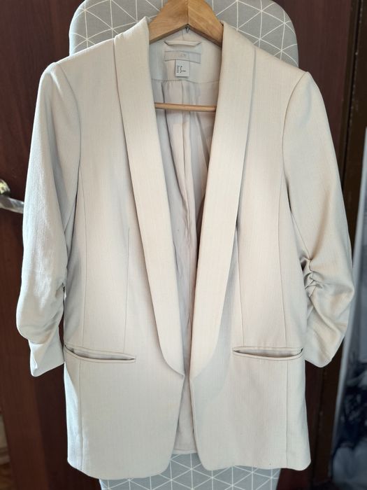 Продам женский костюм