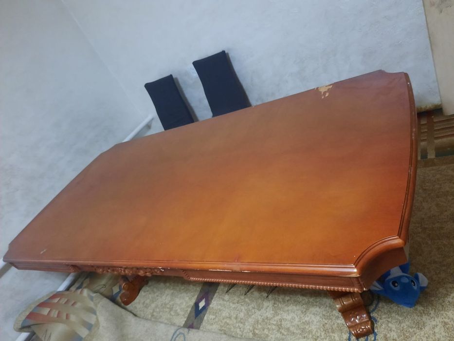 Продаётся восточной стол из чистого дерева
