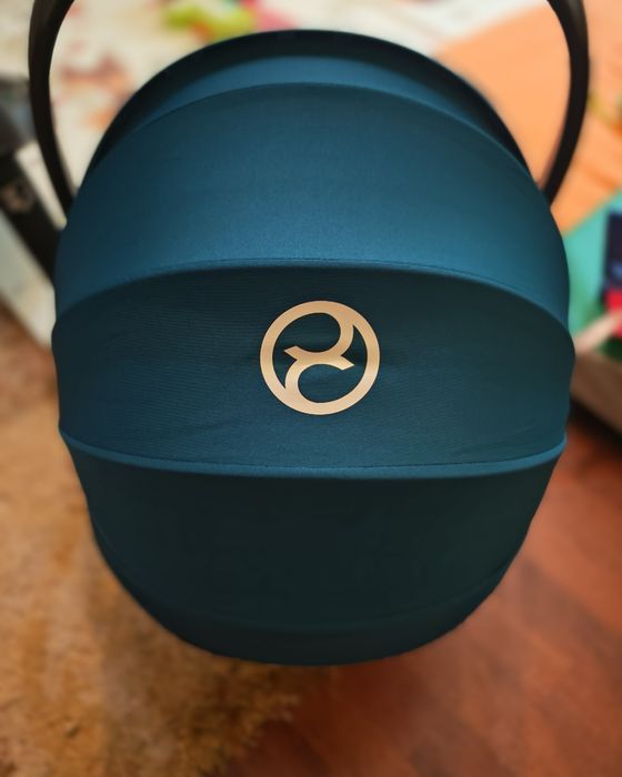 Scoica Cybex cloud z+ cu baza ISOFIX de fixare