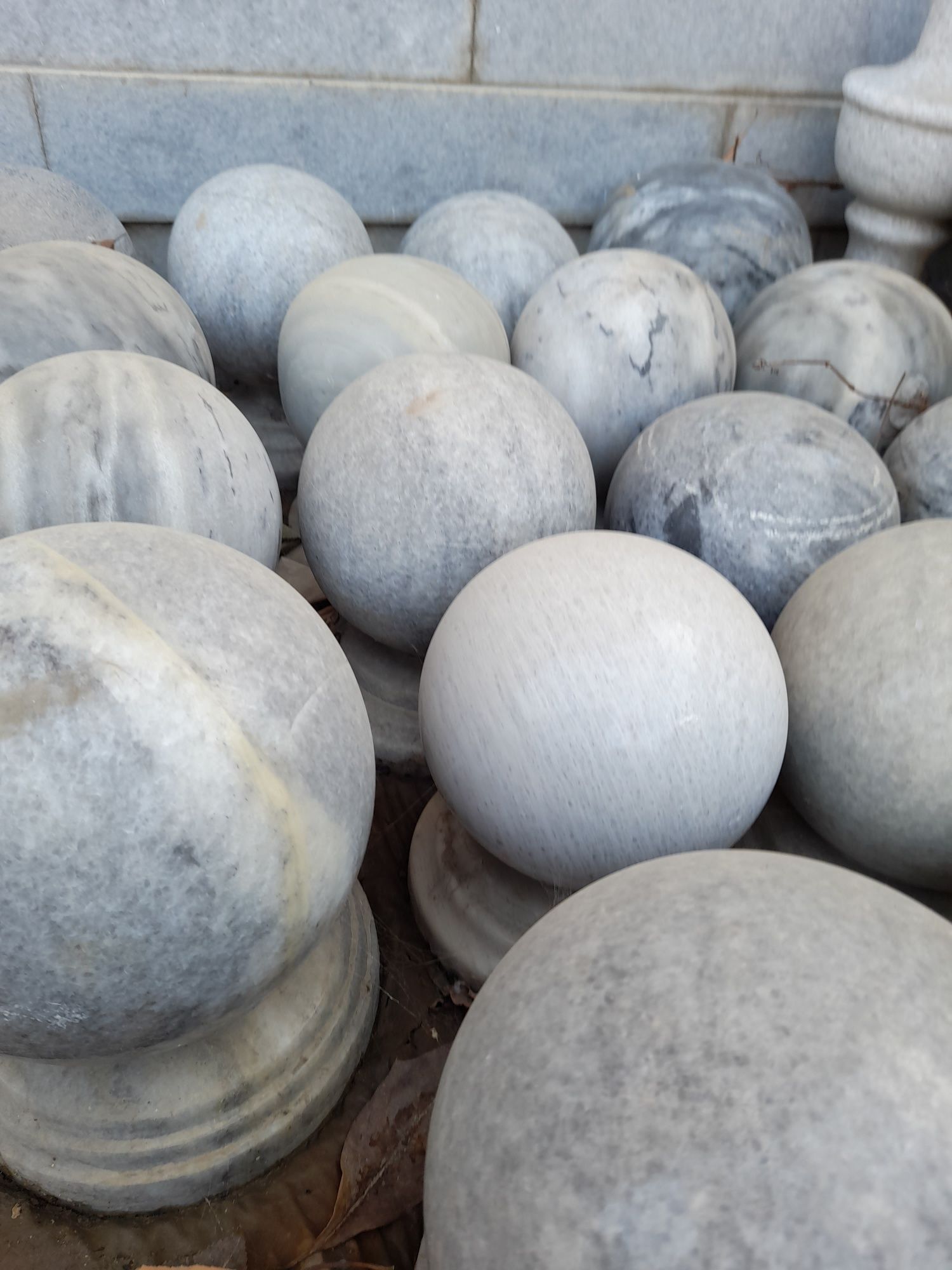 Мраморные шары из натурального камня