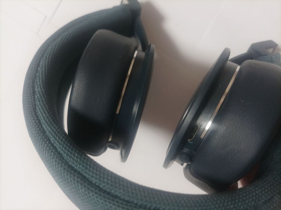 Безжични аудио слушалки URBANEARS