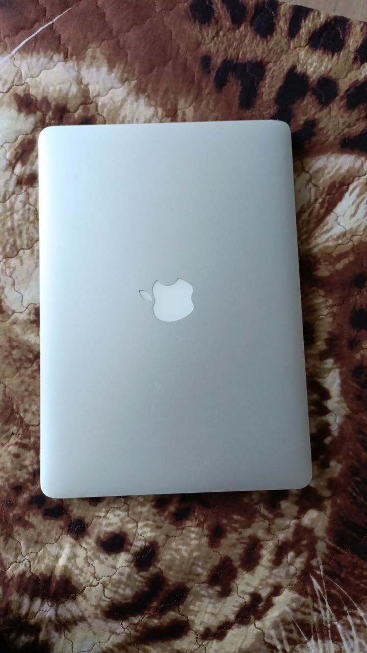 Macbook Air sotiladi holati yangiday