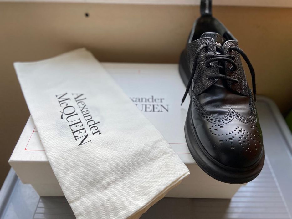 Pantofi Alexander McQueen, model brogue, mas.43