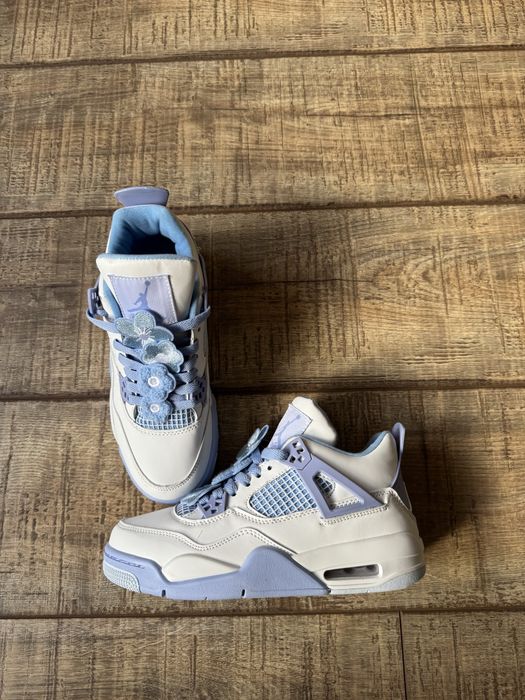 Air Jordan 4 Forget Me Not