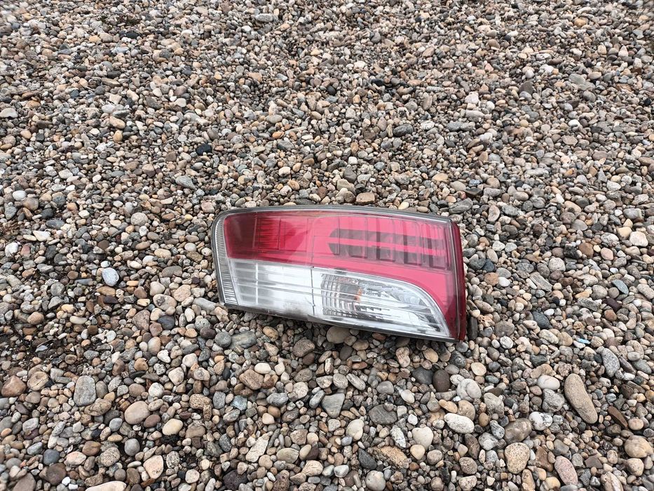 ляв външен стоп за тойота авенсис Т27 седан TOYOTA AVENSIS III T27