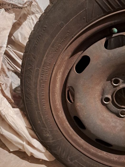 Vând roti 195/65/R15
