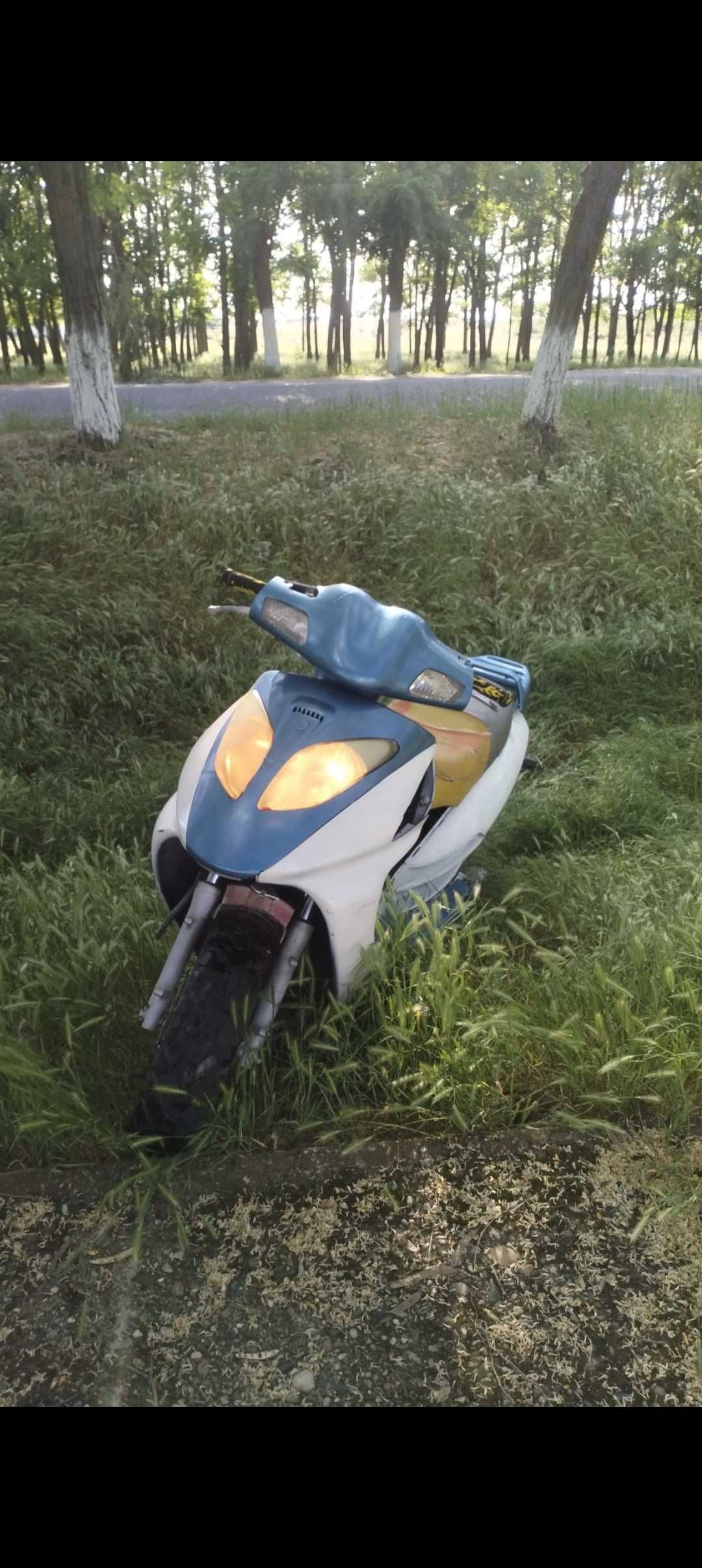 Vând scuter 125cc