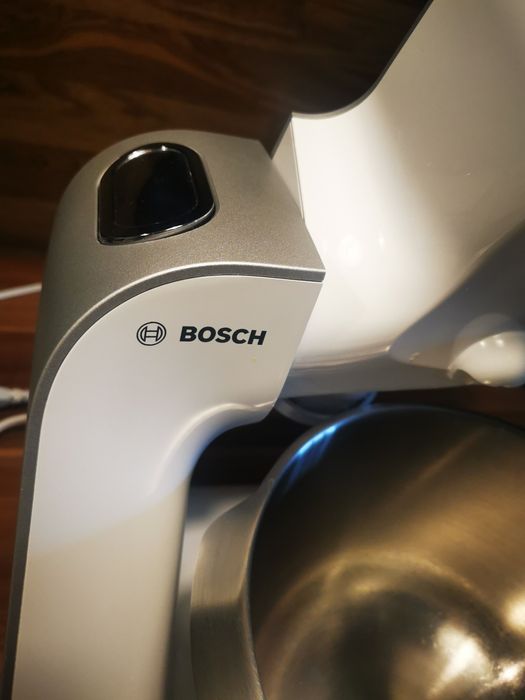 Robot de bucătărie multifunctional Bosch in stare impecabilă. 
L-am fo