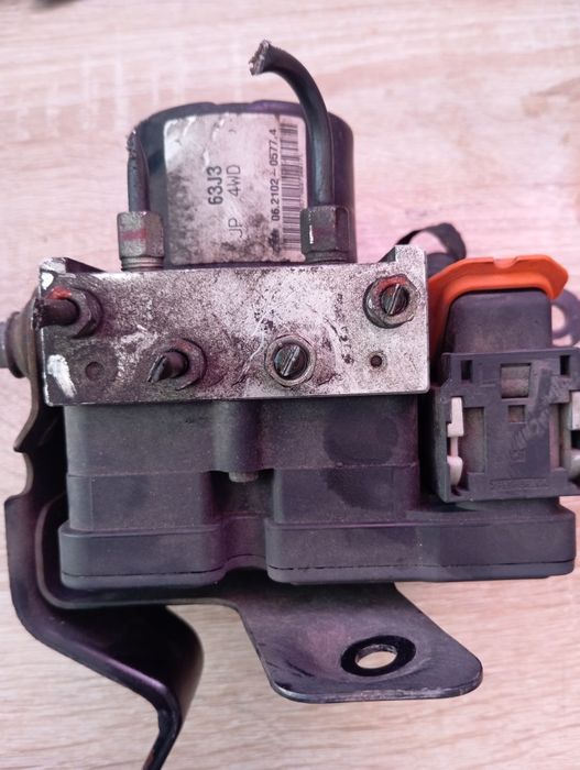 Centrală ABS Suzuki Swift cod piesa 63J3