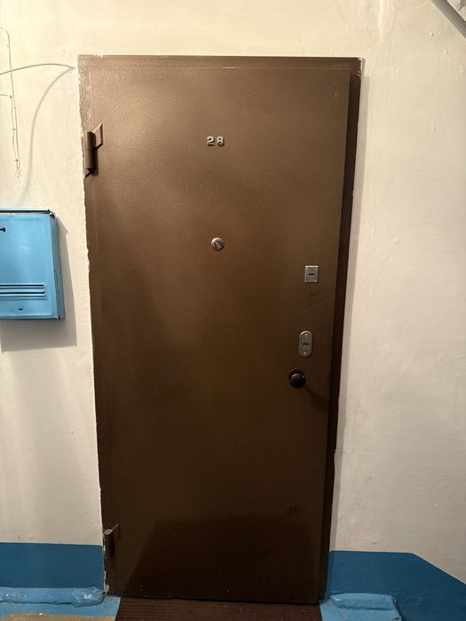 Продам дверь металическую