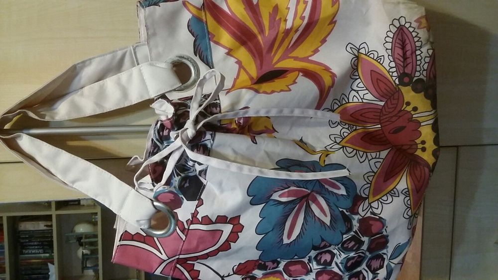 Geanta AVON ,spatioasă