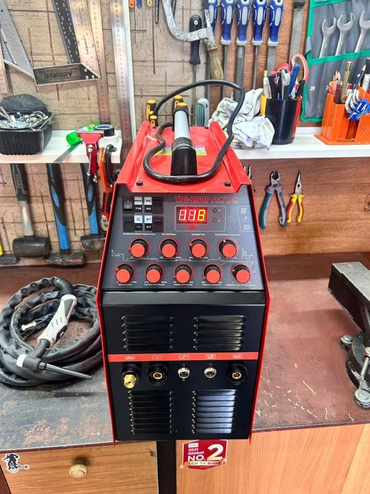 Продается сварочный аппарат Magnetta TIG AC/DC 200