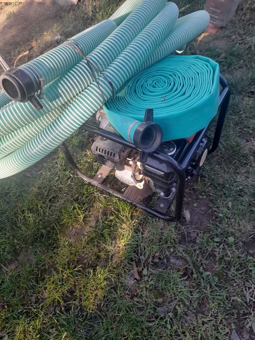 Vând  motopompa ruris plus doua  furtune de 10 metri