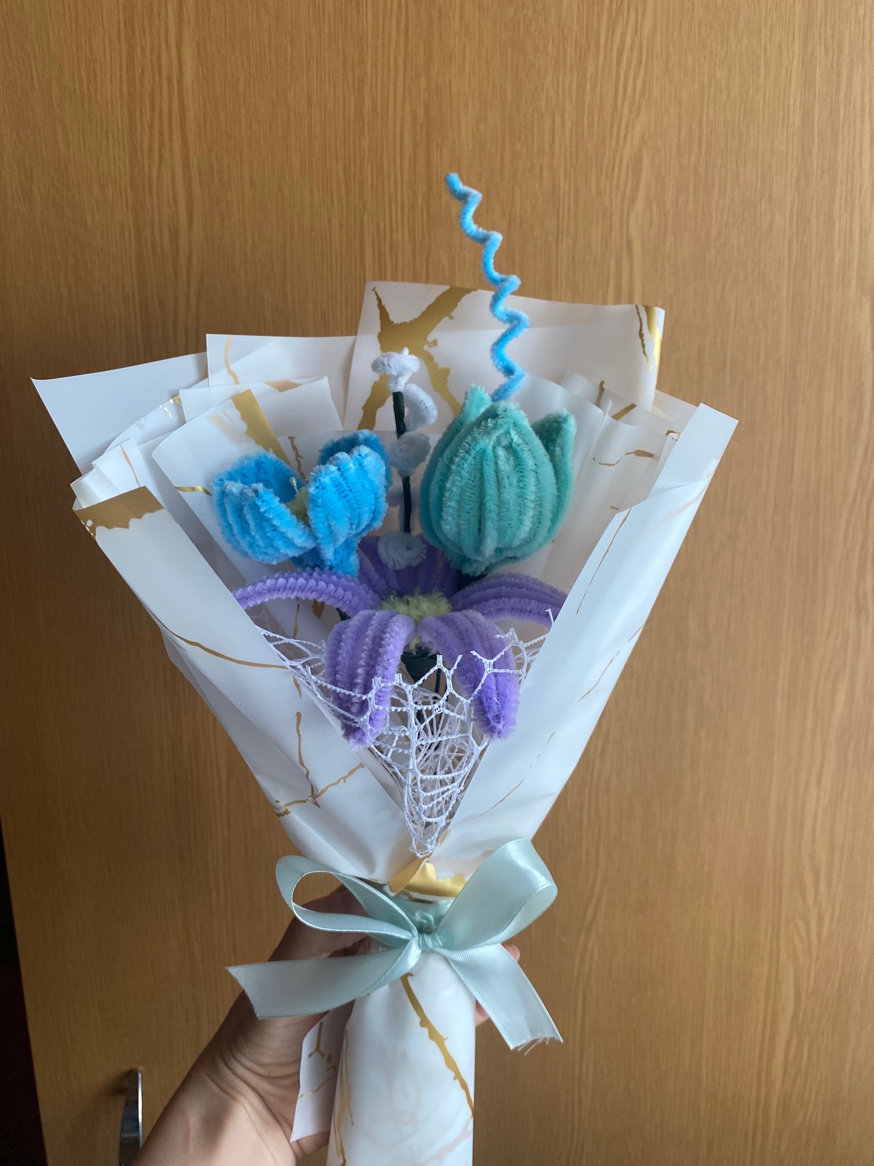 Flori handmade din pipe cleaner