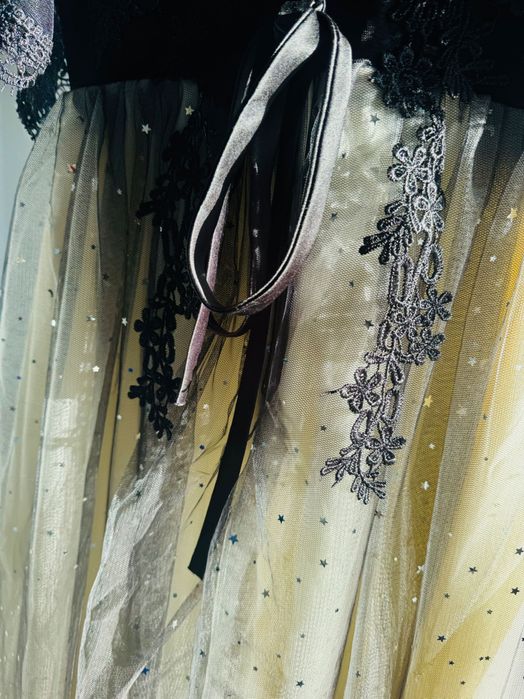 Нова офицялна рокля със корсетен гръб