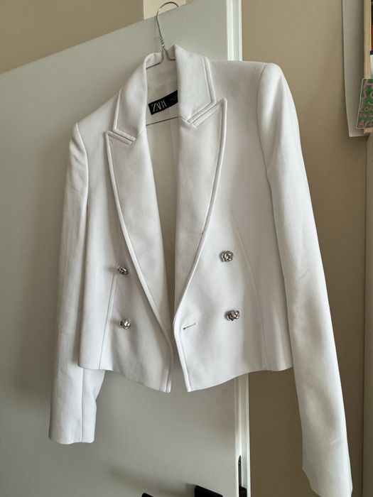 Бяло сако Zara