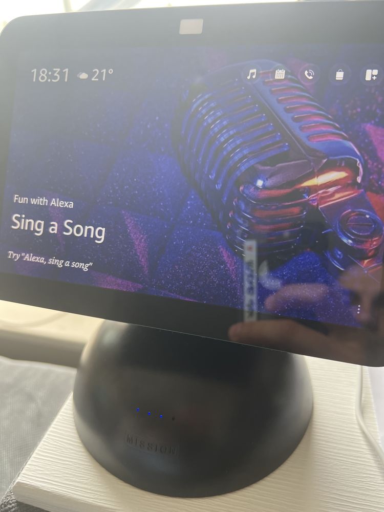 Amazon Alexa Echo show 8 3rd gen
