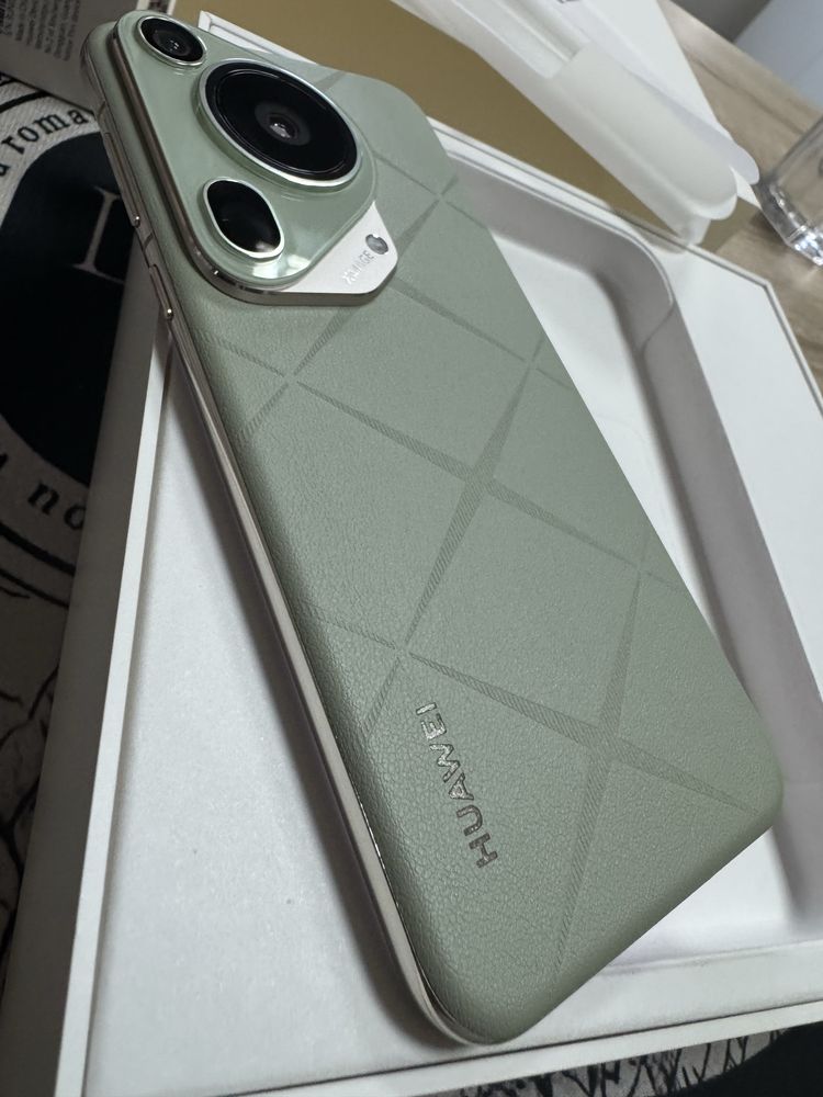 Huawei Pura 70 Ultra 5G 16/512gb - чисто нов с 2 год гаранция от А1