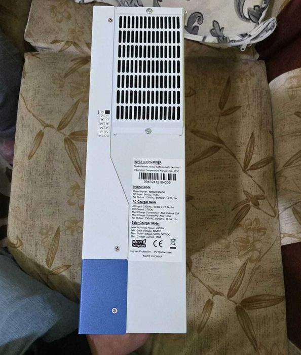 Invertor Easun ISOLAR 4KW-SMG II-24V-WIFI Nou