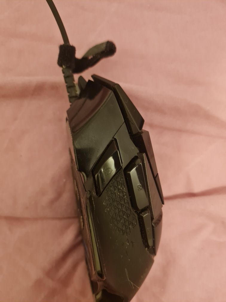 Logitech G502 HERO - геймърска мишка с  11 бутона и регулируемо тегло
