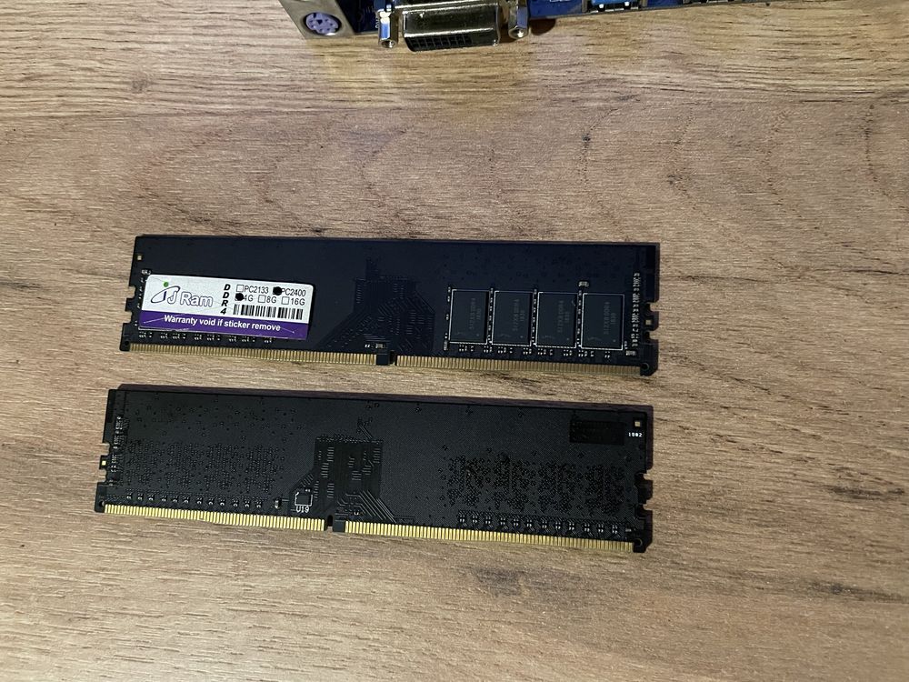 DDR4  RAM 2x4GB 2400