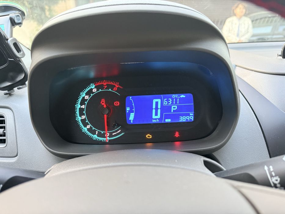 Продаю свой кобальт, брали с салона.