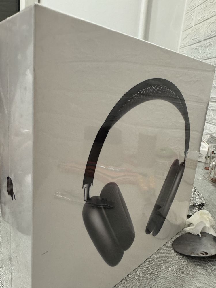 Airpods Max черного цвета