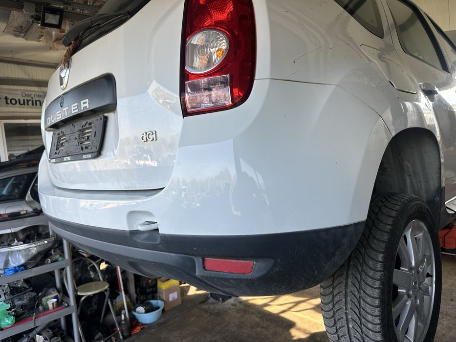 Задна броня комплект за Дачия Дъстър до 2012г.!