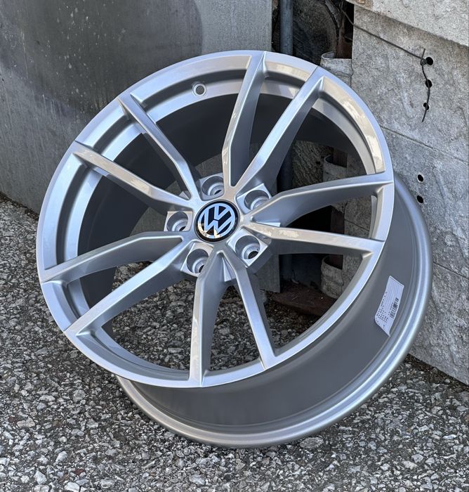 Джанти за Фолкваген Volkswagen 17 “ цола 5х112 чисто нови Golf Passat