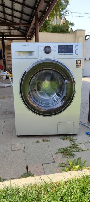 Срочно продаю стиральную машину 8 кг