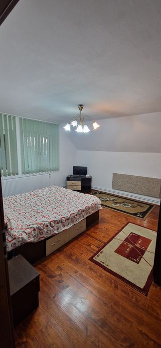 Închiriez pentru Crăciun/Revelion