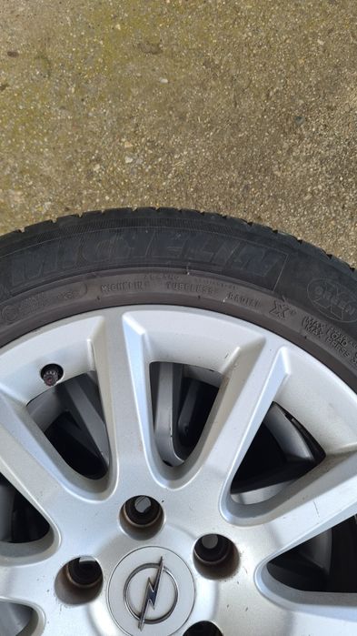 Vând jante aliaj Opel Astra H cu anvelope de vara