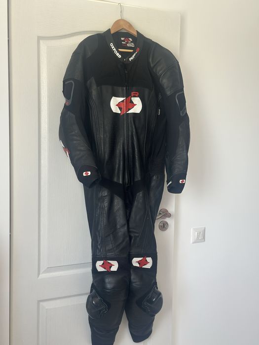 Vand costum moto !