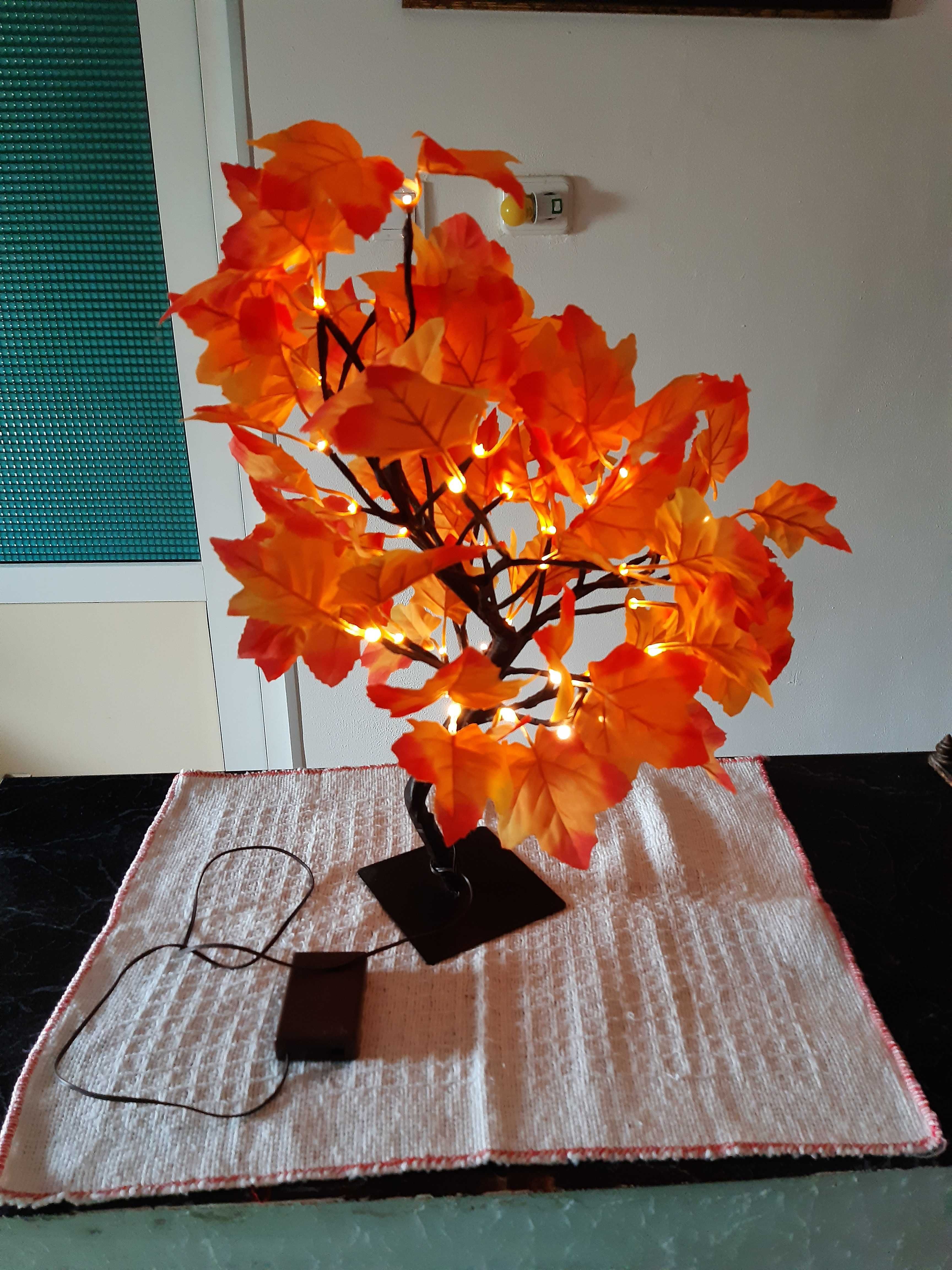 Veioza copac cu frunze, cu leduri, intrerupator cu baterie, inalt 52cm