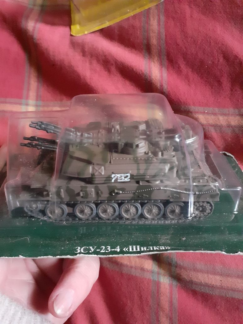 Miniaturi plumb,ofițer german SS/tanc Silka URSS