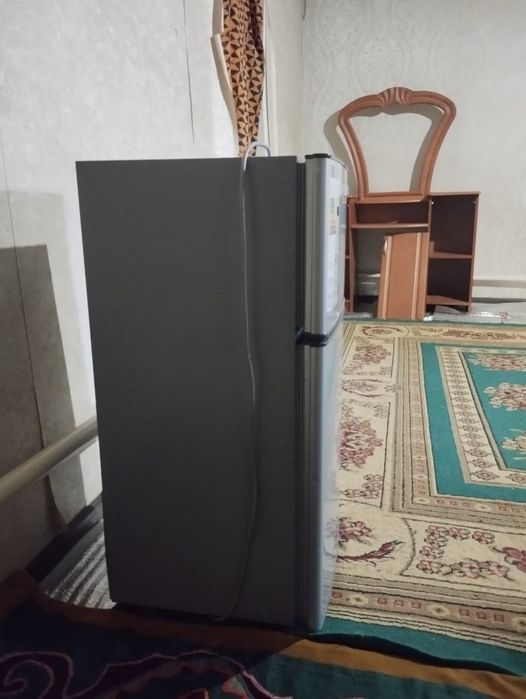 Холодиник новый маленки