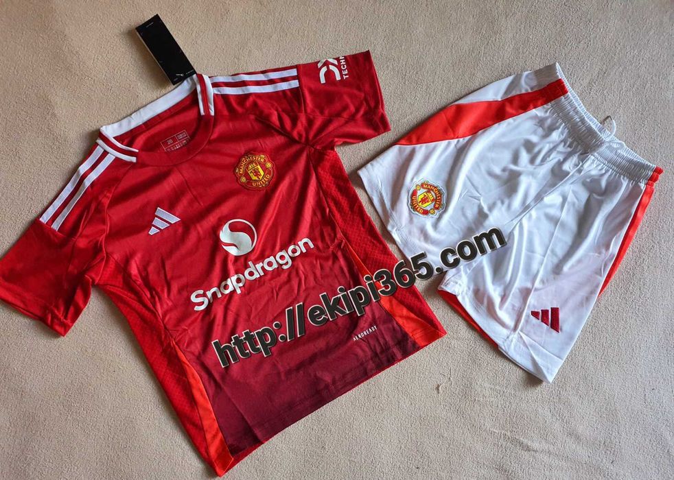 Манчестър Юнайтед детски футболен екип