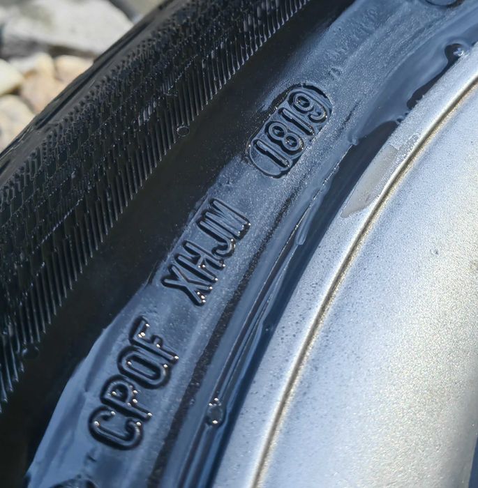 Set anvelope de IARNA R15 si anvelope de VARA R16