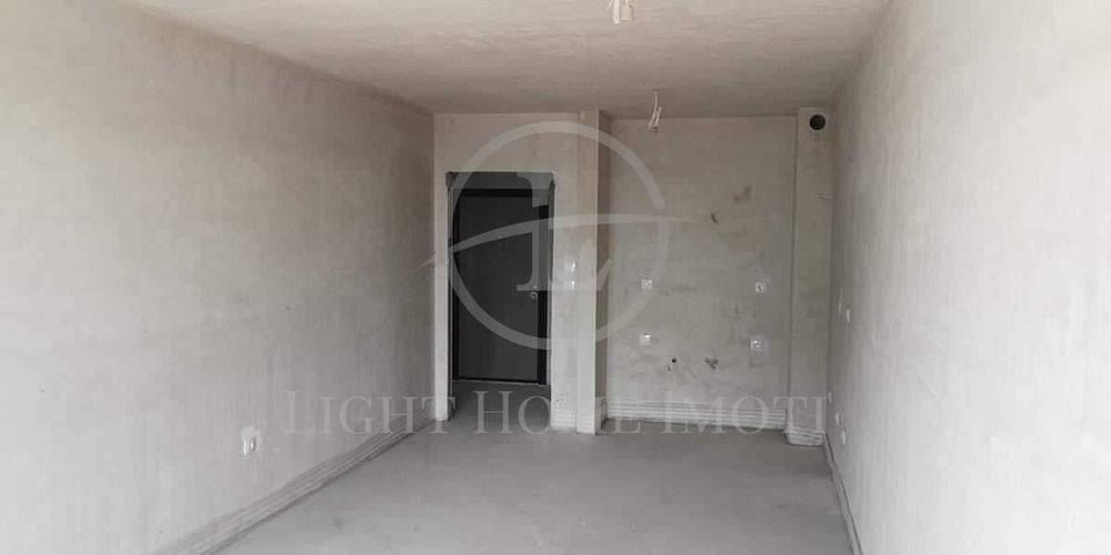 Продава се Двустаен апартамент в Пловдив, Гагарин - 74 кв.м за 1065 €/кв.м - Снимка #1